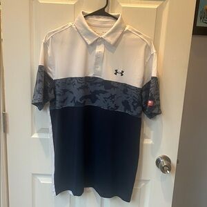 Mens Under Armour Golf polo. Size Medium.